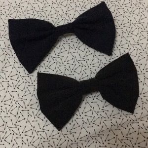 Navy blue and black bows